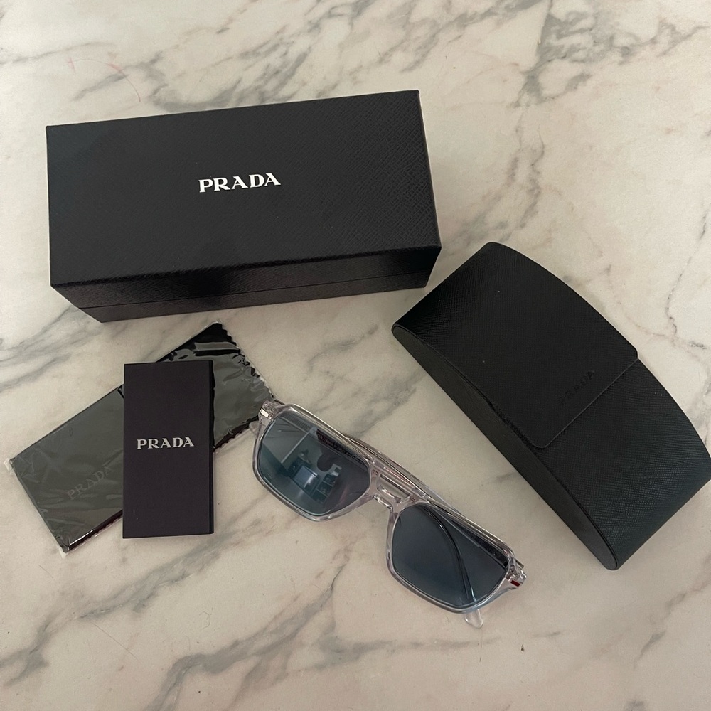 BRAND NEW. PRADA PRZ (POLARIZED)